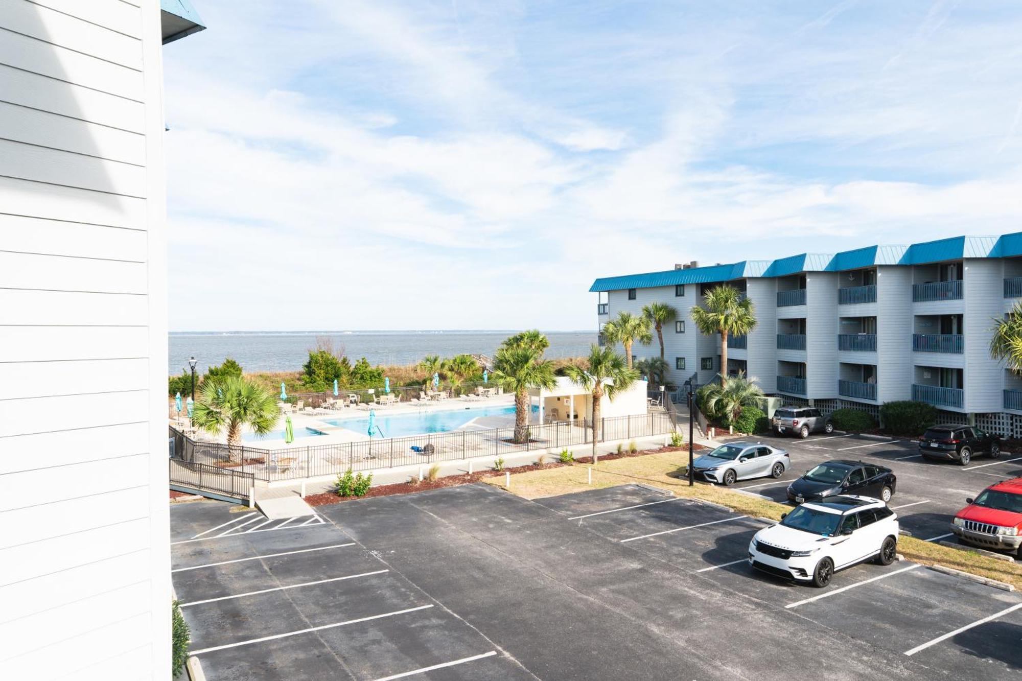 Private Balcony - Beach - Pool And Pickleball 티베아일랜드 외부 사진